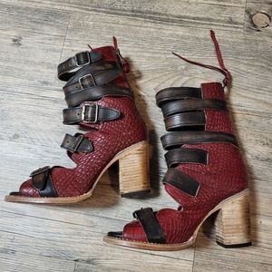Freebirds by Steven Red Brown Strappy Leather Chunky Sandal Heels Size 8